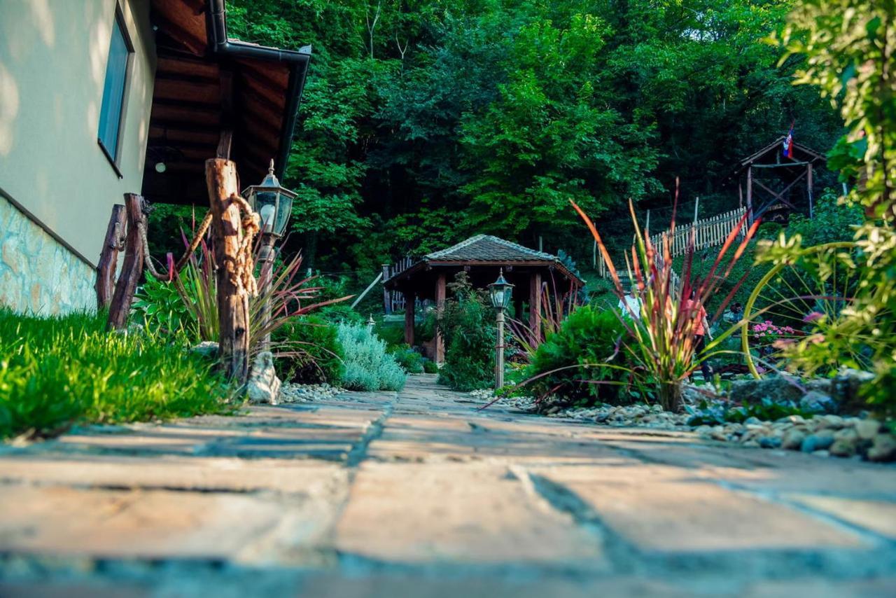 Etno Kuca Todorovic Villa สเมเดเรโว ภายนอก รูปภาพ
